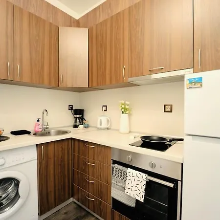 Cozy 2-bedroom Flat In The Very Center Of *