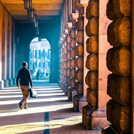 Cozy 2-bedroom Flat In The Very Center Of *