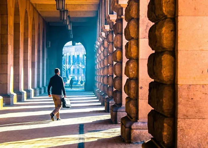 Cozy 2-bedroom Flat In The Very Center Of *