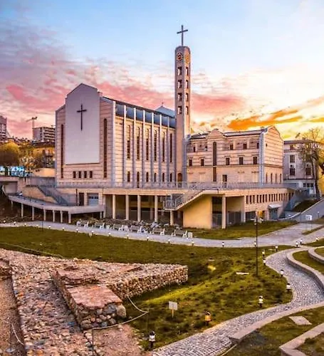 Cozy 2-bedroom Flat In The Very Center Of Apartmán Sofie