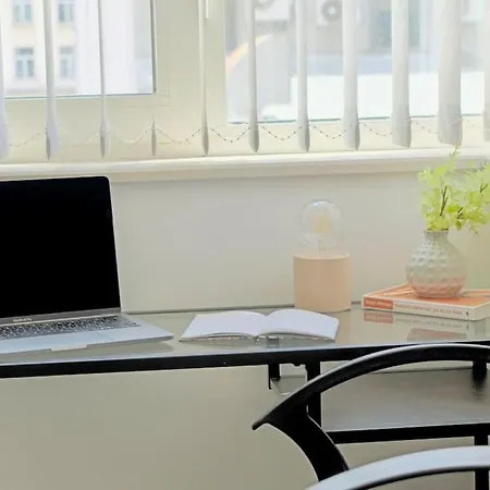 Apartamento Cozy 2-bedroom Flat In The Very Center Of