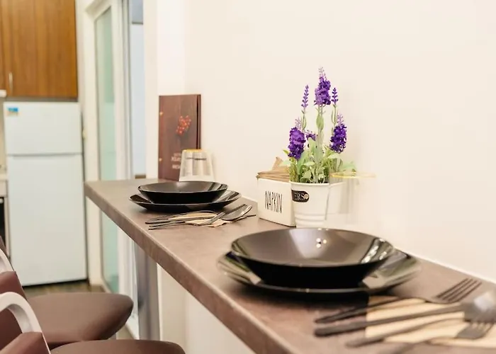 Apartment Cozy 2-bedroom Flat In The Very Center Of *