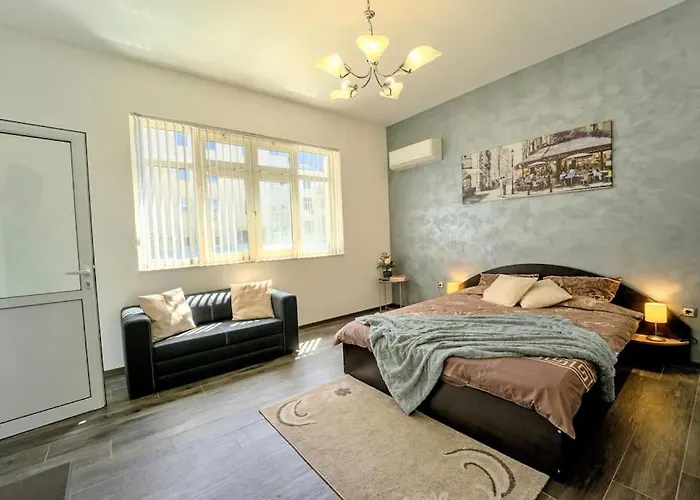 Cozy 2-bedroom Flat In The Very Center Of Apartment