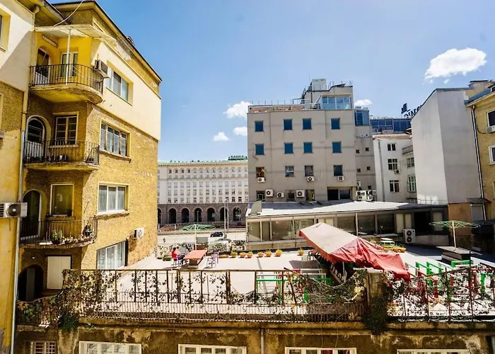 Cozy 2-bedroom Flat In The Very Center Of Apartment