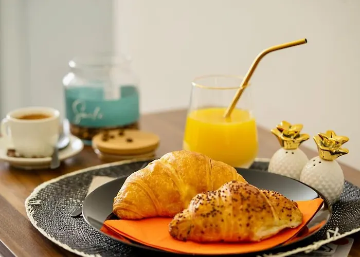 Cozy 2-bedroom Flat In The Very Center Of *