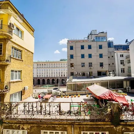 Cozy 2-bedroom Flat In The Very Center Of Апартамент